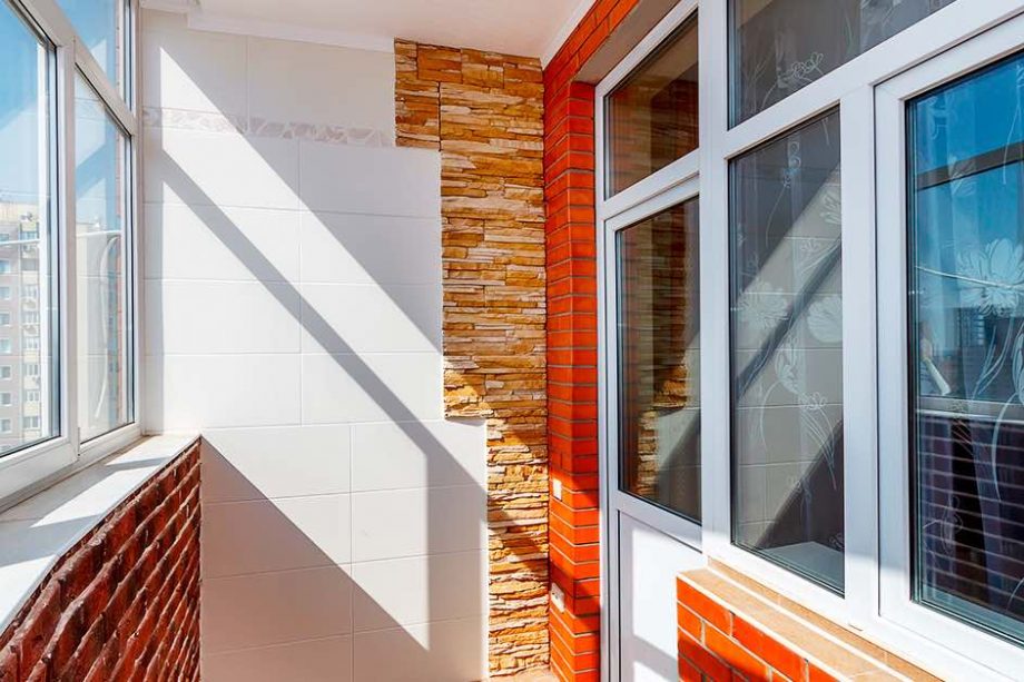 Envidrament de balcons a Tossa de Mar, Blanes, Lloret de Mar, Santa Susanna, Pineda de Mar, Calella, Malgrat de Mar, Palafolls, Tordera, Sils, Vidreres