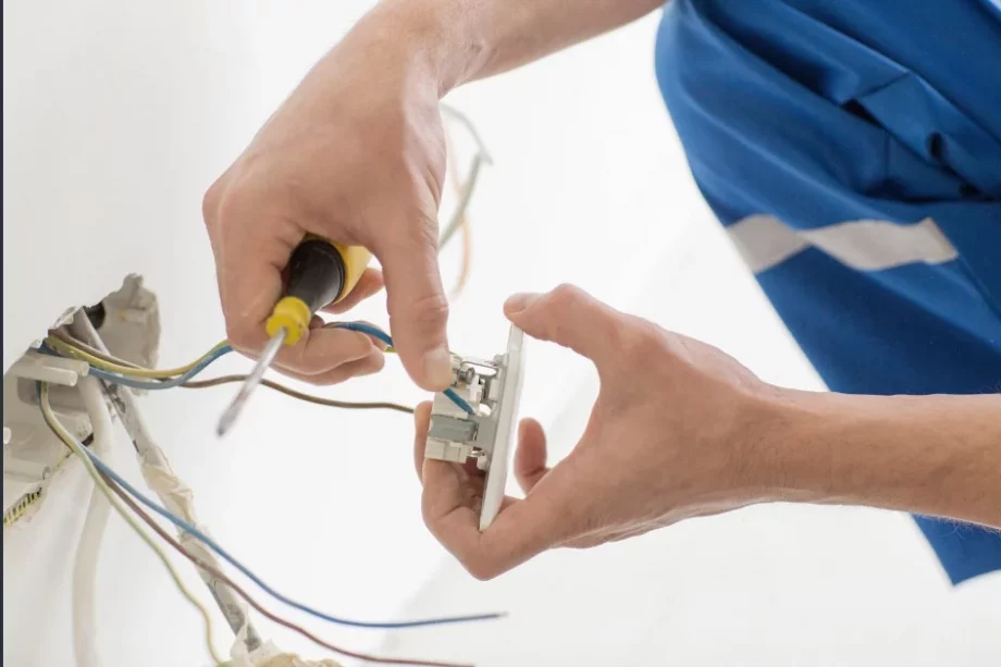 Lampistes a Tossa de Mar, Lloret de Mar, Llagostera, Sant Feliu de Guíxols, Vidreres, Caldes de Malavella, Maçanet de la Selva, Blanes, Sils, Begur, Pals